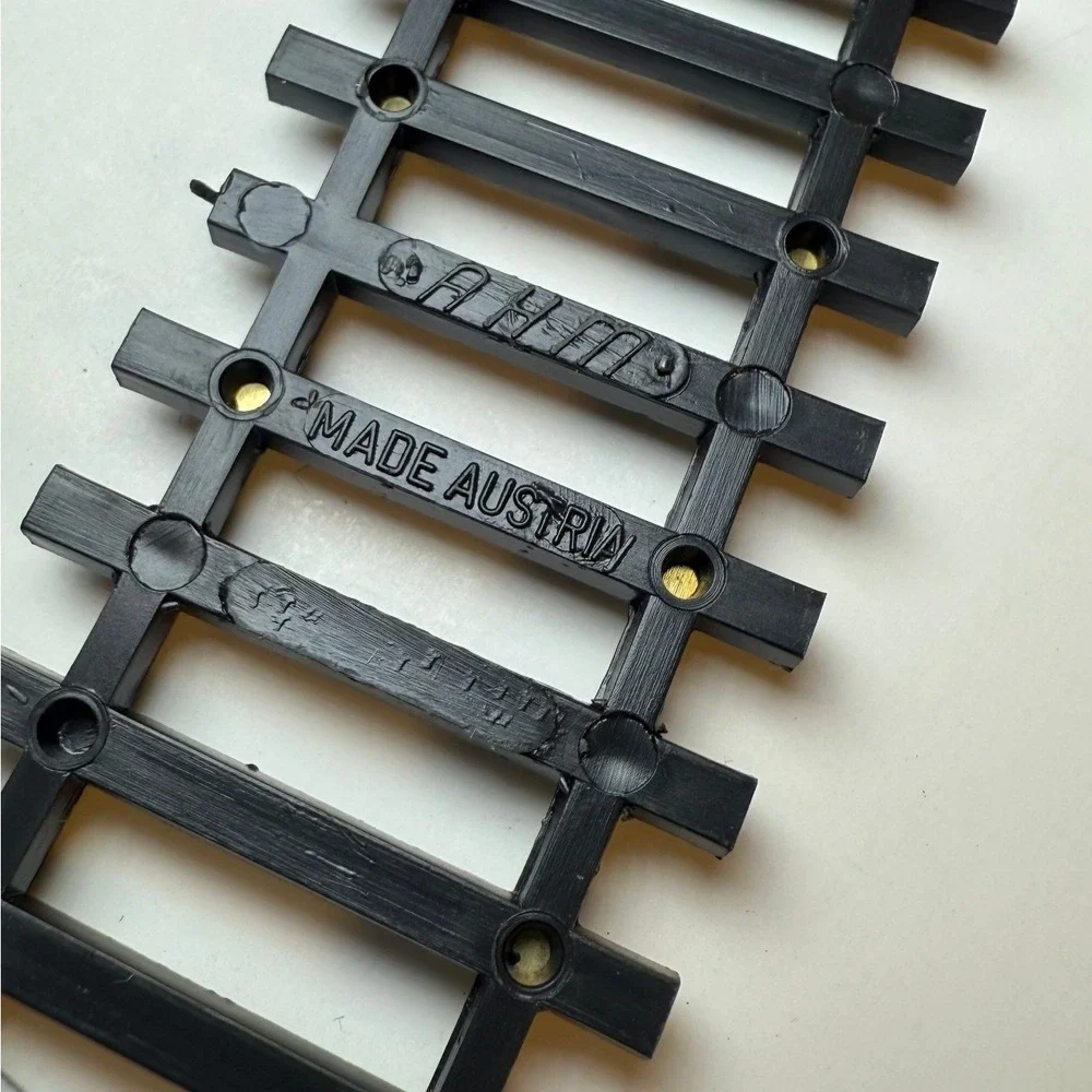AHM HO Scale Curved Track Lot of 20 Brass Rail Made in Austria 2560 Vintage 1970